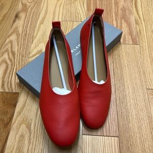 NWT Everlane (red) Day Glove flats. (Sz 10)